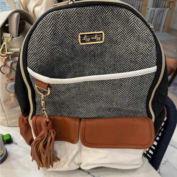 Itzy Ritzy Diaper Bag - Picture 1 of 5